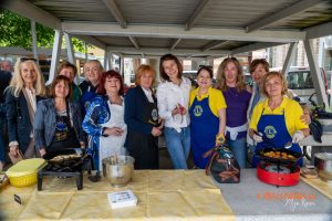 Znani Celjani kuhajo jedi na poti Alme Karlin_ projekt Lions kluba Celje Mozaik